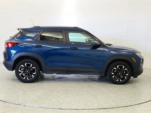 Used 2021 Chevrolet TrailBlazer LT w/ Convenience Package FWD image 8