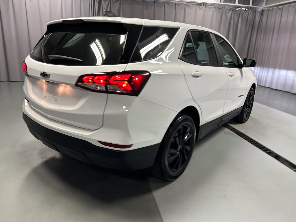 Used 2024 Chevrolet Equinox LS w/ Sport Edition FWD image 7
