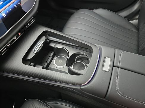 Used 2025 Mercedes-Benz E 350 4MATIC Sedan image 25