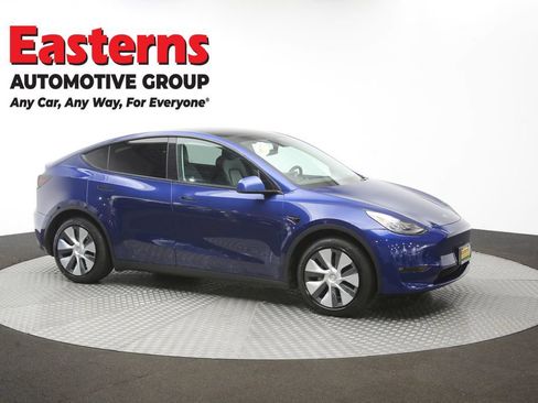 Used 2022 Tesla Model Y Long Range AWD/4WD image 41