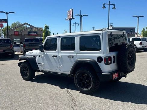 Used 2022 Jeep Wrangler Unlimited Sport AWD/4WD image 5