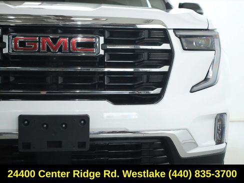 Used 2024 GMC Acadia Elevation FWD image 8