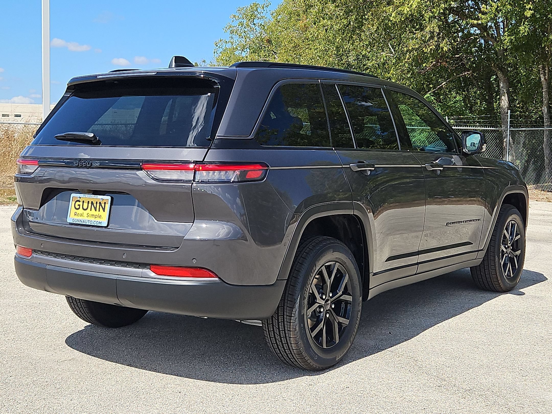 New 2026 Jeep Grand Cherokee Altitude RWD image 3