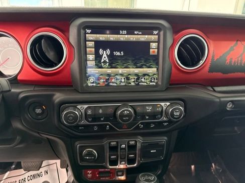 Used 2018 Jeep Wrangler Unlimited Rubicon AWD/4WD image 21