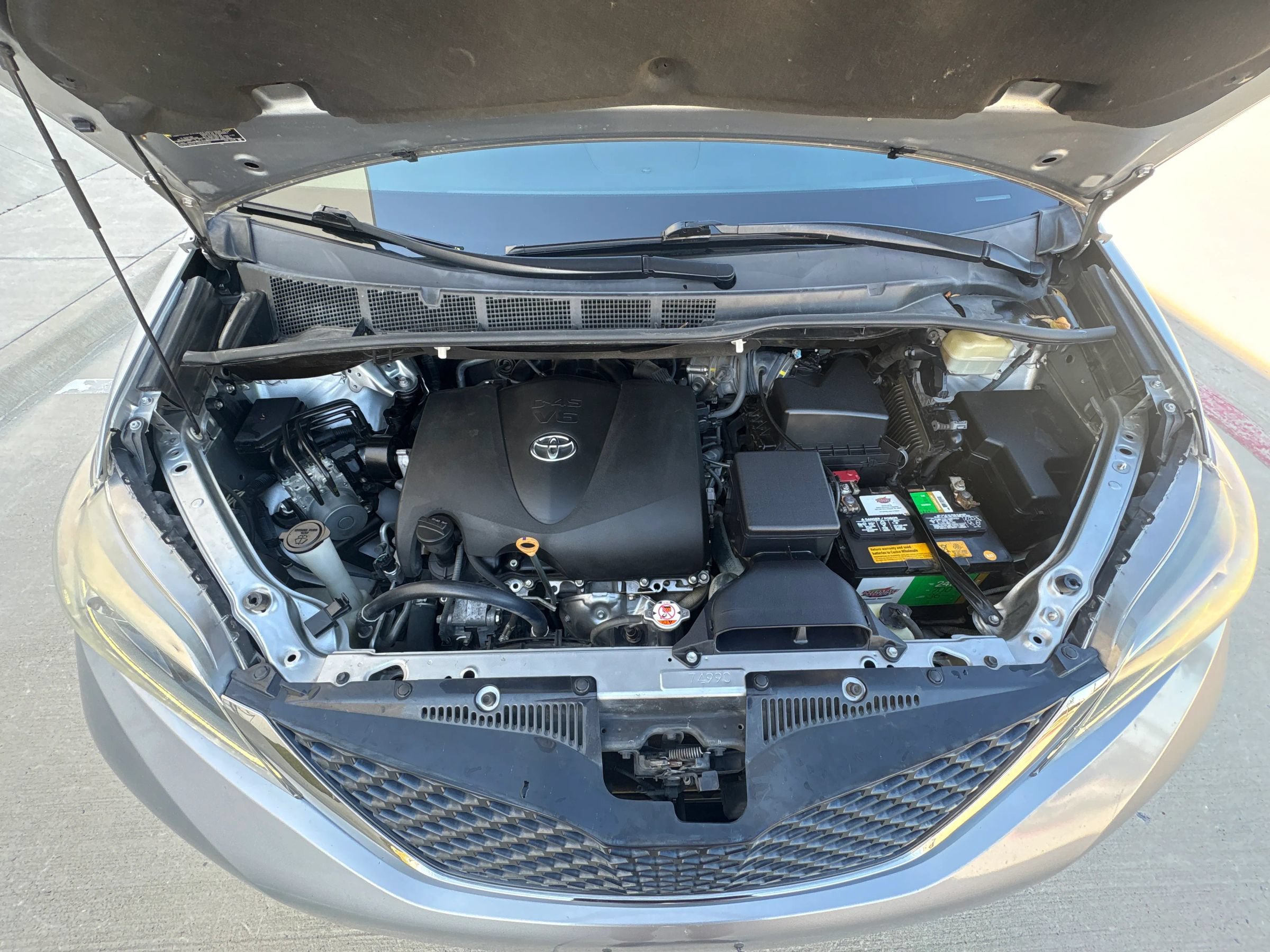 Used 2017 Toyota Sienna SE Premium FWD image 25