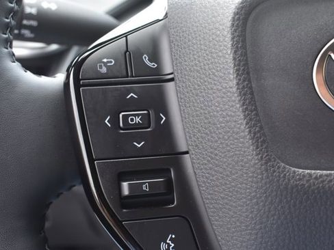Used 2025 Toyota Prius XLE FWD image 20