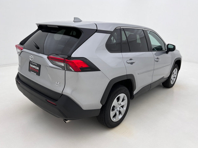 Used 2025 Toyota RAV4 LE AWD/4WD image 7