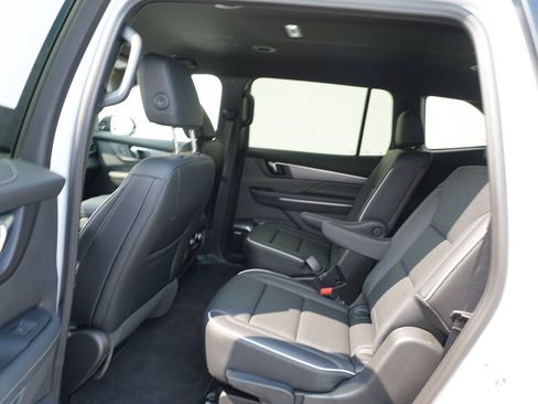 Certified 2026 Buick Enclave Sport Touring AWD/4WD image 18