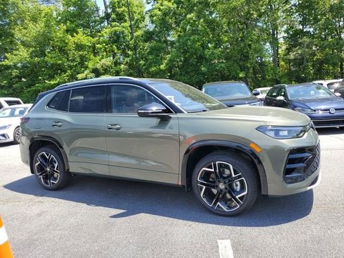 New 2026 Volkswagen Tiguan SEL R-Line AWD/4WD image 3