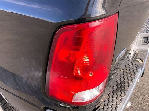 Used 2020 RAM 1500 Classic SLT w/ Luxury Group image 32