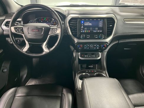 Certified 2023 GMC Acadia SLT w/ Preferred Package image 13