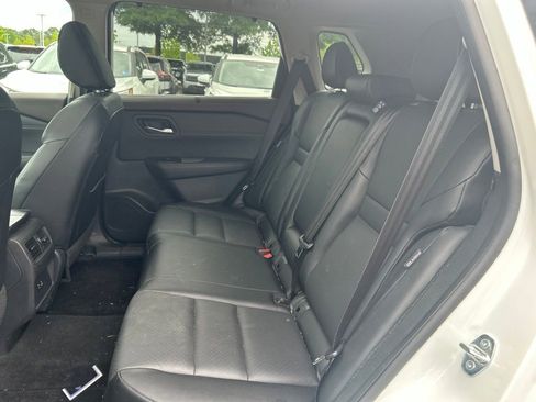 Used 2023 Nissan Rogue SV w/ SV Premium B Package FWD image 21