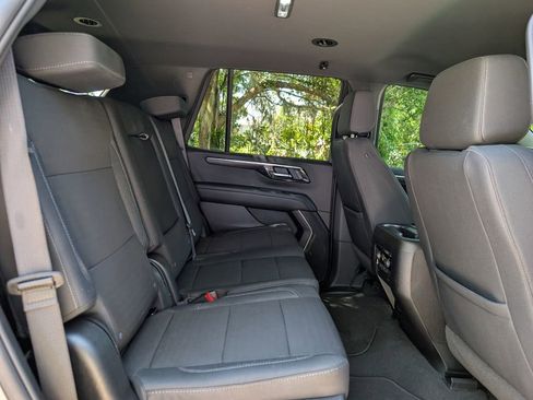 Used 2025 Chevrolet Tahoe LS RWD image 22