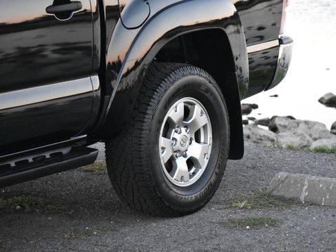 Used 2015 Toyota Tacoma 4x4 Double Cab w/ TRD Off-Road Package image 12