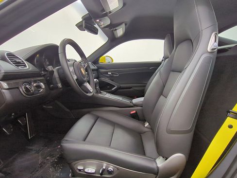 Certified 2025 Porsche 718 Cayman RWD image 5