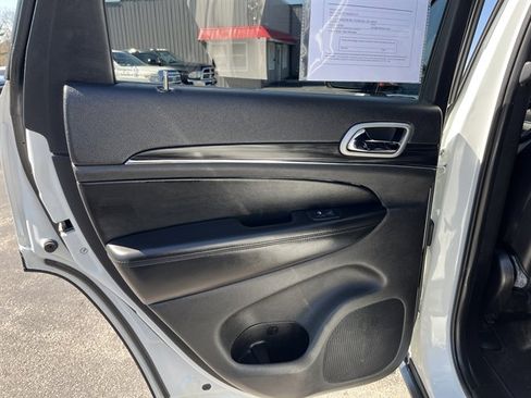 Used 2019 Jeep Grand Cherokee Limited w/ Luxury Group II image 34