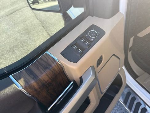 Used 2019 Ford F150 Lariat w/ Equipment Group 502A Luxury image 12