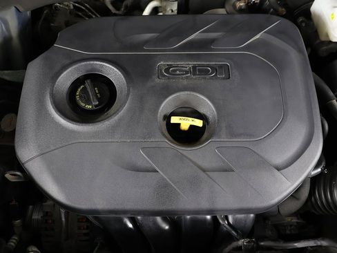 Used 2017 Kia Soul + image 14