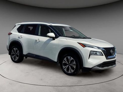 Certified 2023 Nissan Rogue SV w/ SV Premium B Package AWD/4WD image 3