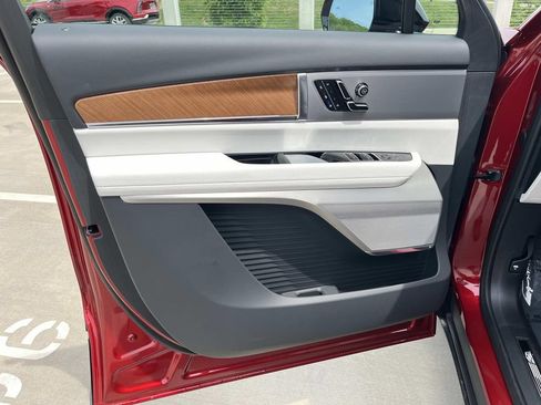 New 2026 Cadillac Vistiq Luxury AWD/4WD image 21