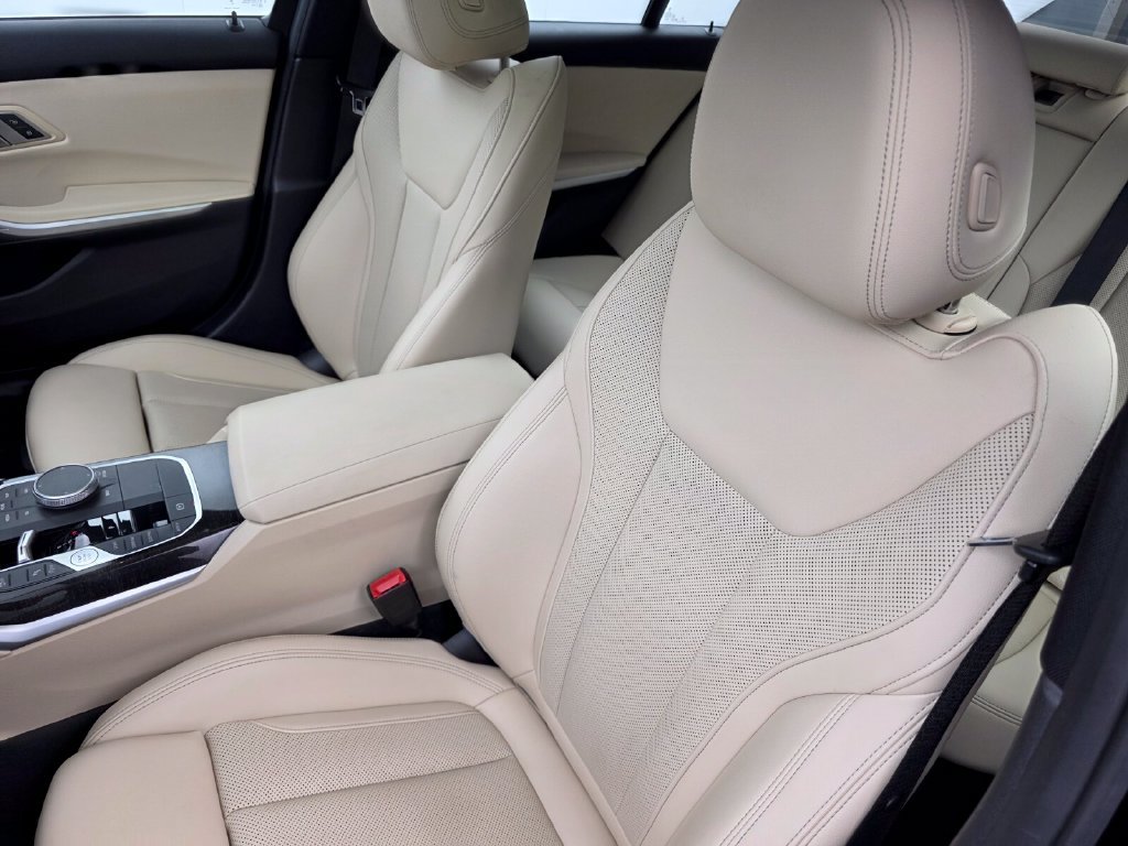 Certified 2023 BMW 330i Sedan w/ Convenience Package RWD image 10