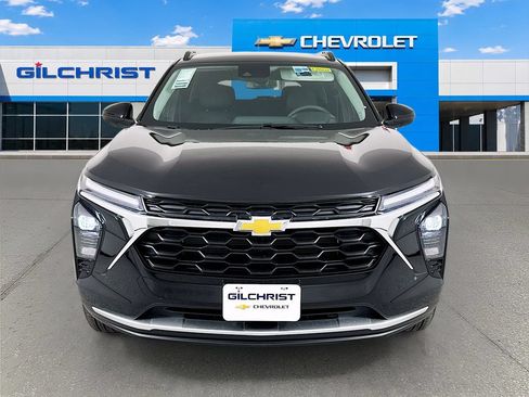 New 2026 Chevrolet Trax LT FWD image 2