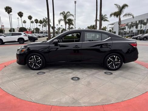 Certified 2025 Nissan Sentra SV FWD image 5