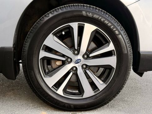 Used 2019 Subaru Outback 2.5i Limited w/ Popular Package #2 image 16