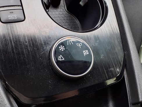 Used 2023 Nissan Rogue S image 8