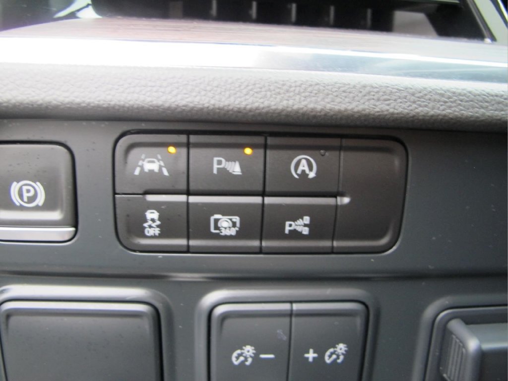 Certified 2025 Chevrolet Tahoe Premier RWD image 13