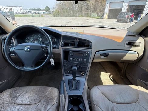 Used 2005 Volvo S60 2.5T FWD image 3