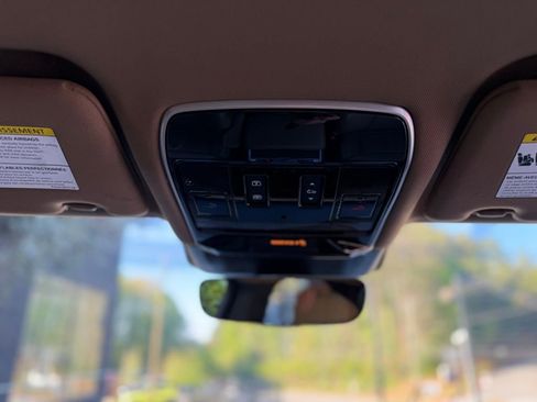 Used 2023 Land Rover Range Rover SE image 48