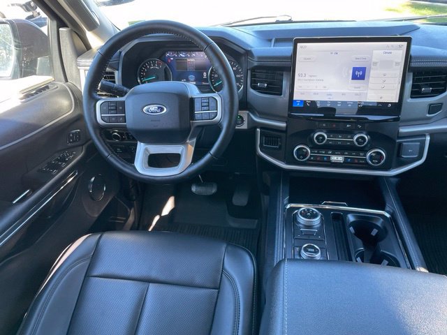 Used 2024 Ford Expedition XLT AWD/4WD image 10