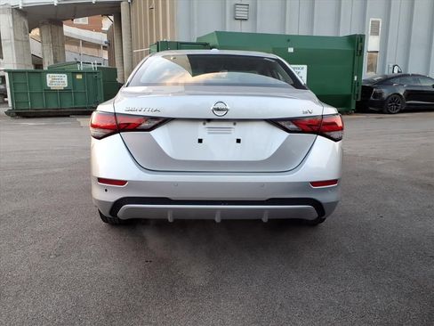 Used 2022 Nissan Sentra SV image 6