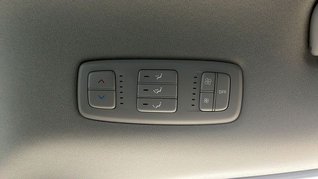 Used 2024 Kia Carnival LX FWD image 33