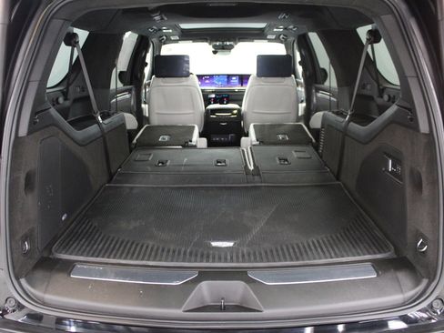 Certified 2025 Cadillac Escalade ESV Sport Platinum image 11