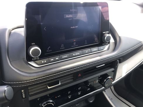 Used 2023 Nissan Rogue S image 16