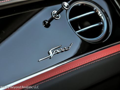 Used 2024 Bentley Flying Spur W12 image 45