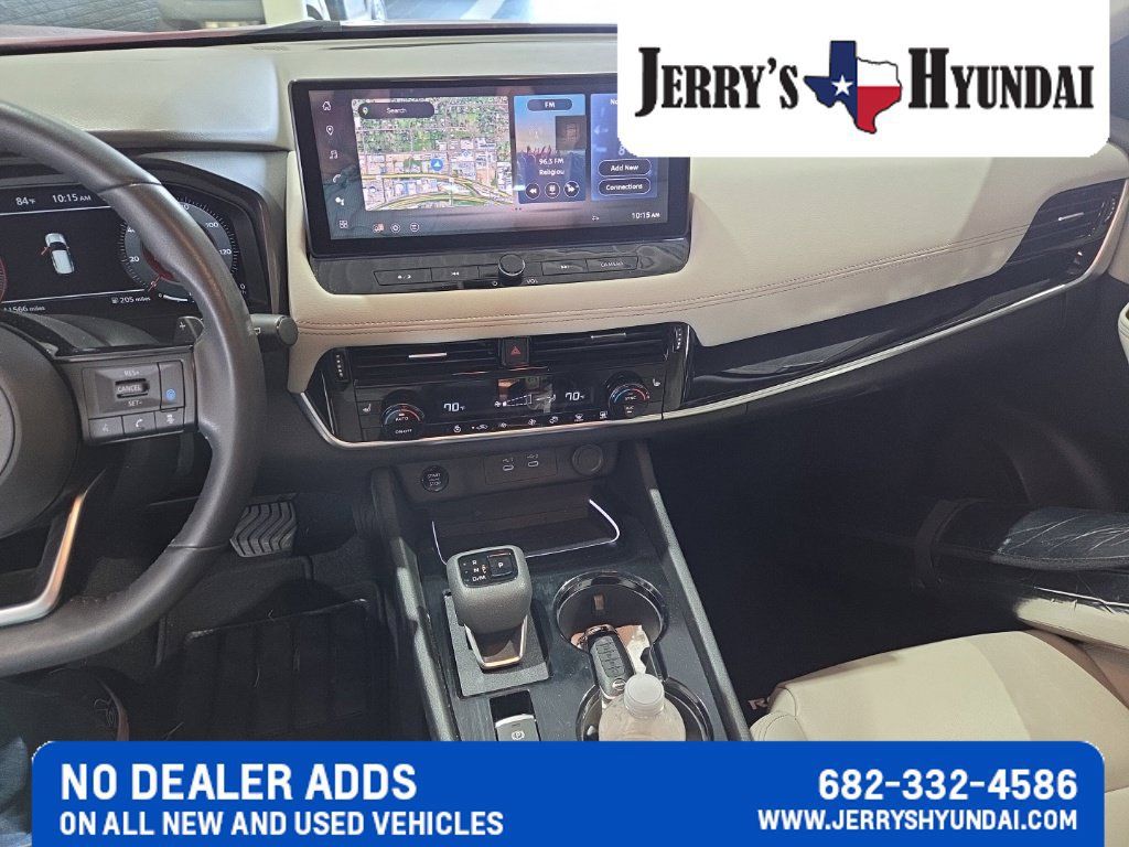 Used 2024 Nissan Rogue SL FWD image 10