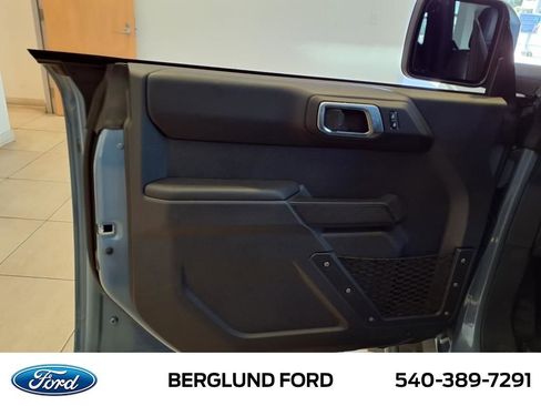 New 2025 Ford Bronco Outer Banks image 9