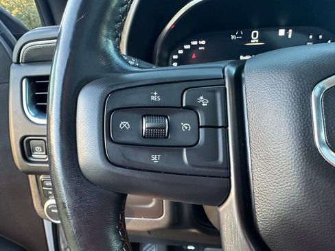 Used 2022 GMC Yukon XL AT4 image 45