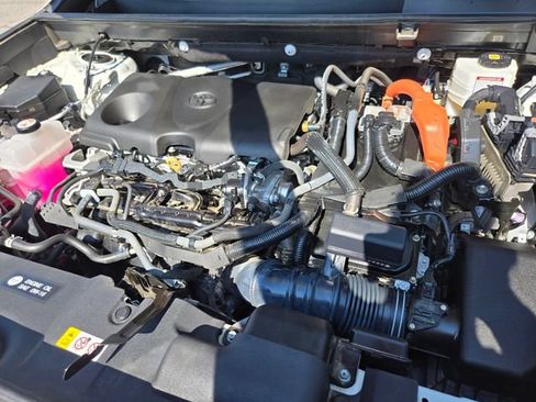 Used 2022 Toyota RAV4 XLE Premium AWD/4WD image 23