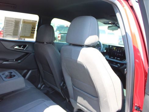 Used 2026 Chevrolet Equinox LT w/ LPO, Floor Liner Package AWD/4WD image 32