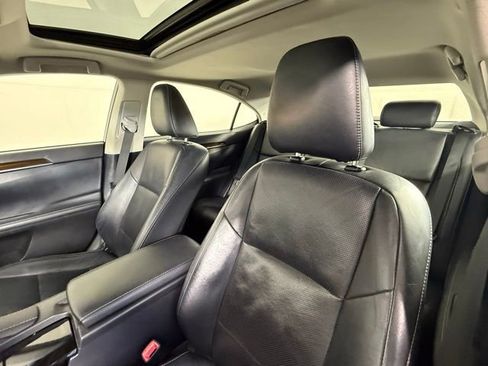 Used 2014 Lexus ES 350 w/ Luxury Package FWD image 5