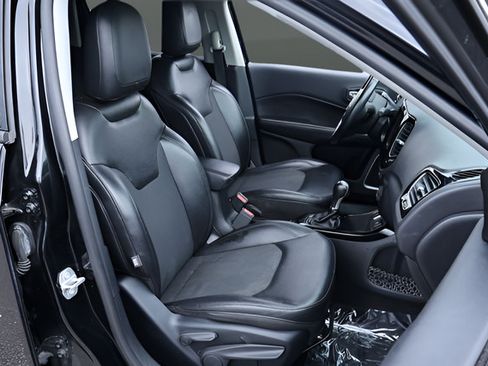 Used 2018 Jeep Compass Latitude w/ Popular Equipment Group FWD image 20