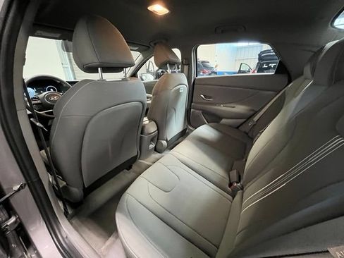 Used 2024 Hyundai Elantra SEL FWD image 15