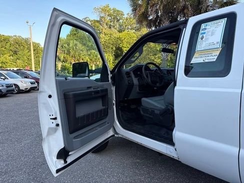 Used 2016 Ford F250 XL w/ Power Equipment Group AWD/4WD image 8