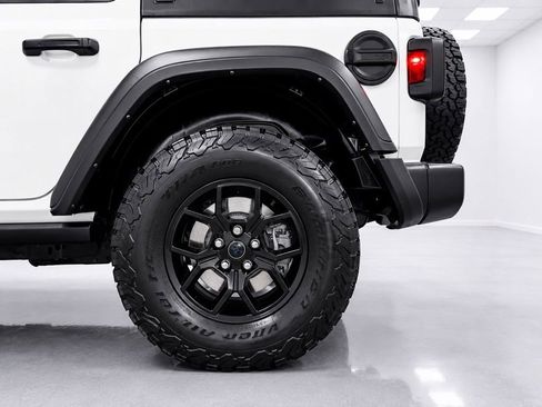 Used 2024 Jeep Wrangler Unlimited AWD/4WD image 12
