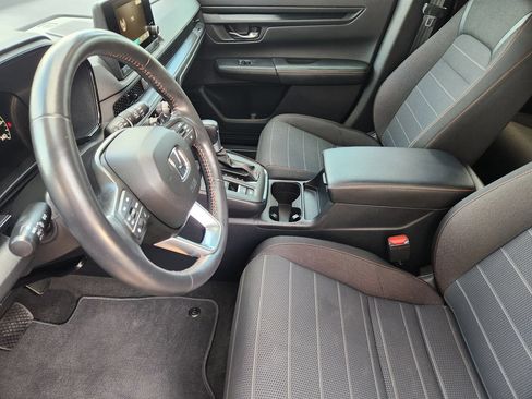 Used 2025 Honda CR-V Sport image 12
