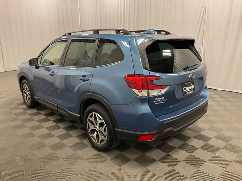 Used 2023 Subaru Forester Premium image 5